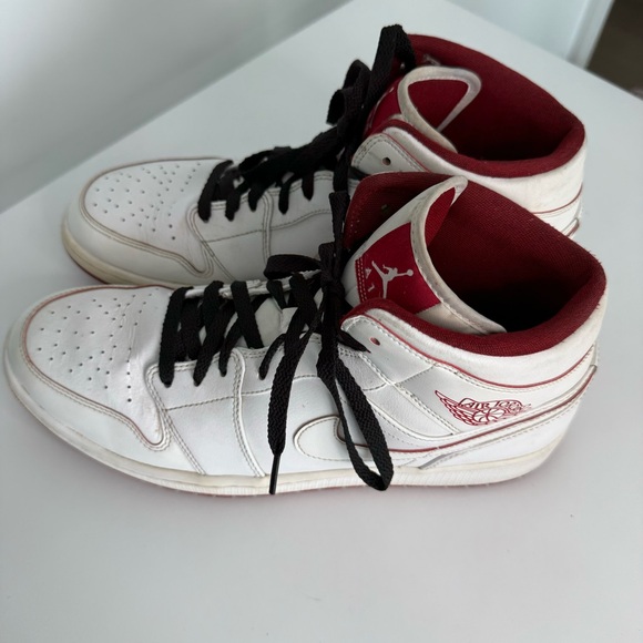 Nike Air Jordan 1 Mid Retro White / Red (554724-103) Mens Size 12 High OG - Picture 11 of 14